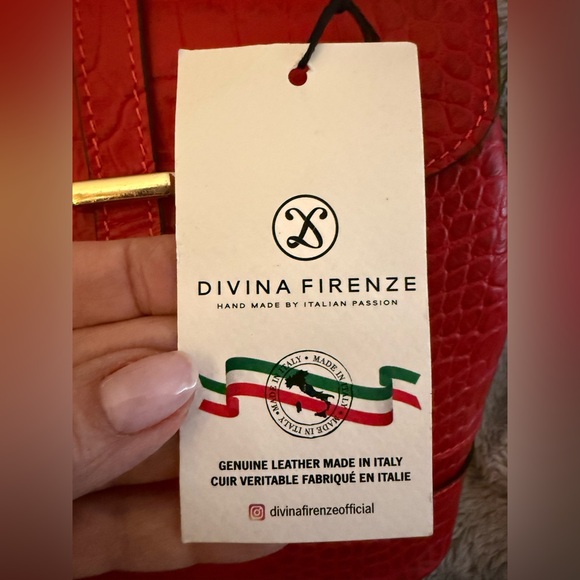 Divina Firenze Trilli Convertible Flap Croc Embossed Satchel Leather Backpack main image 15